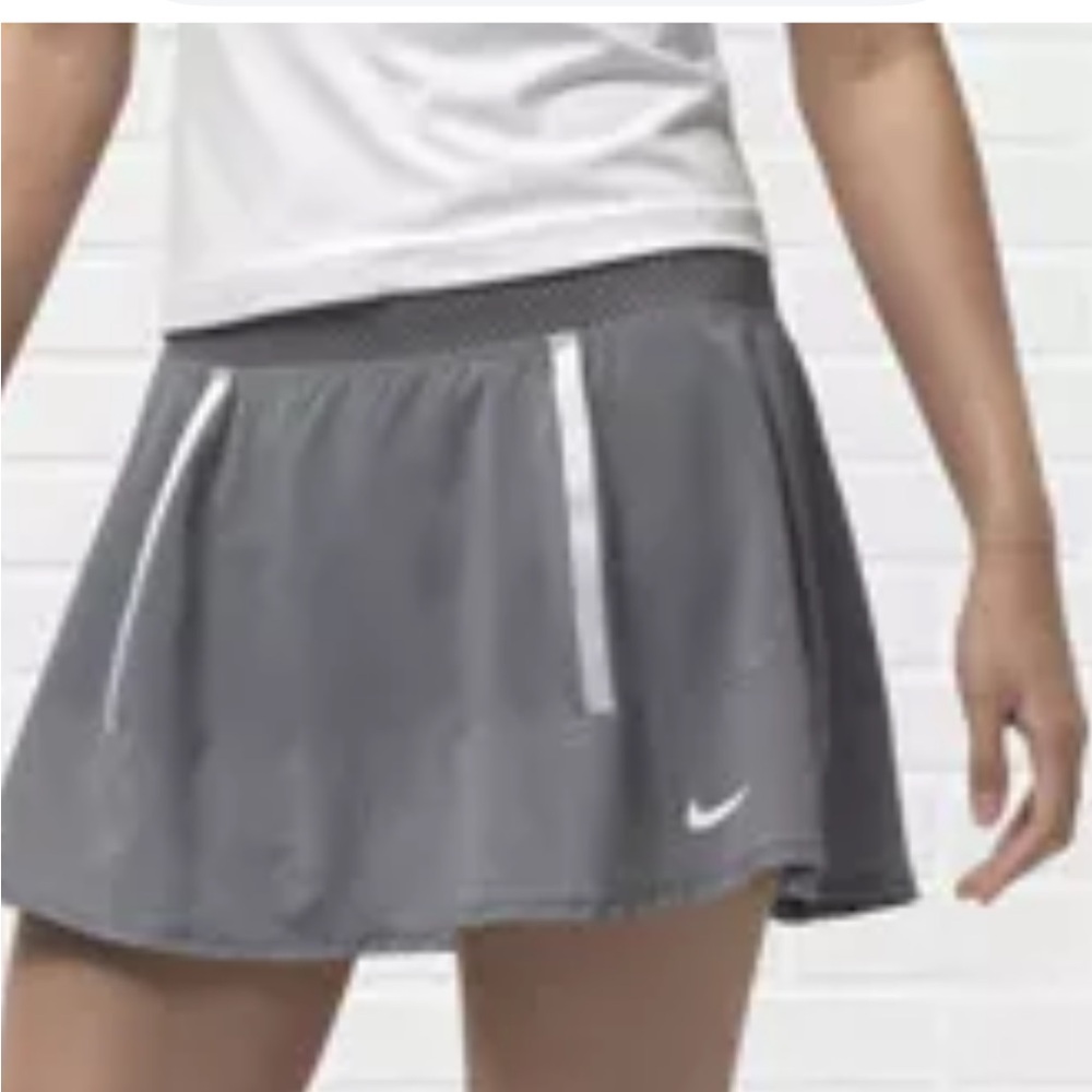 Nike Premier Women's Gray Tennis / pickleball Skirt w/ shorts